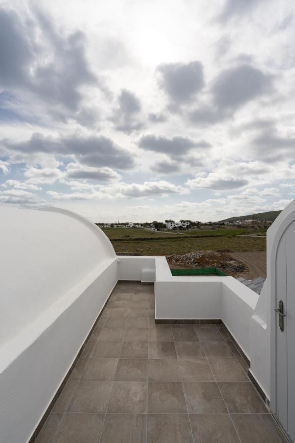 White Lily Suites & Lofts - Adults Only 16 Plus Perivolos  Luaran gambar
