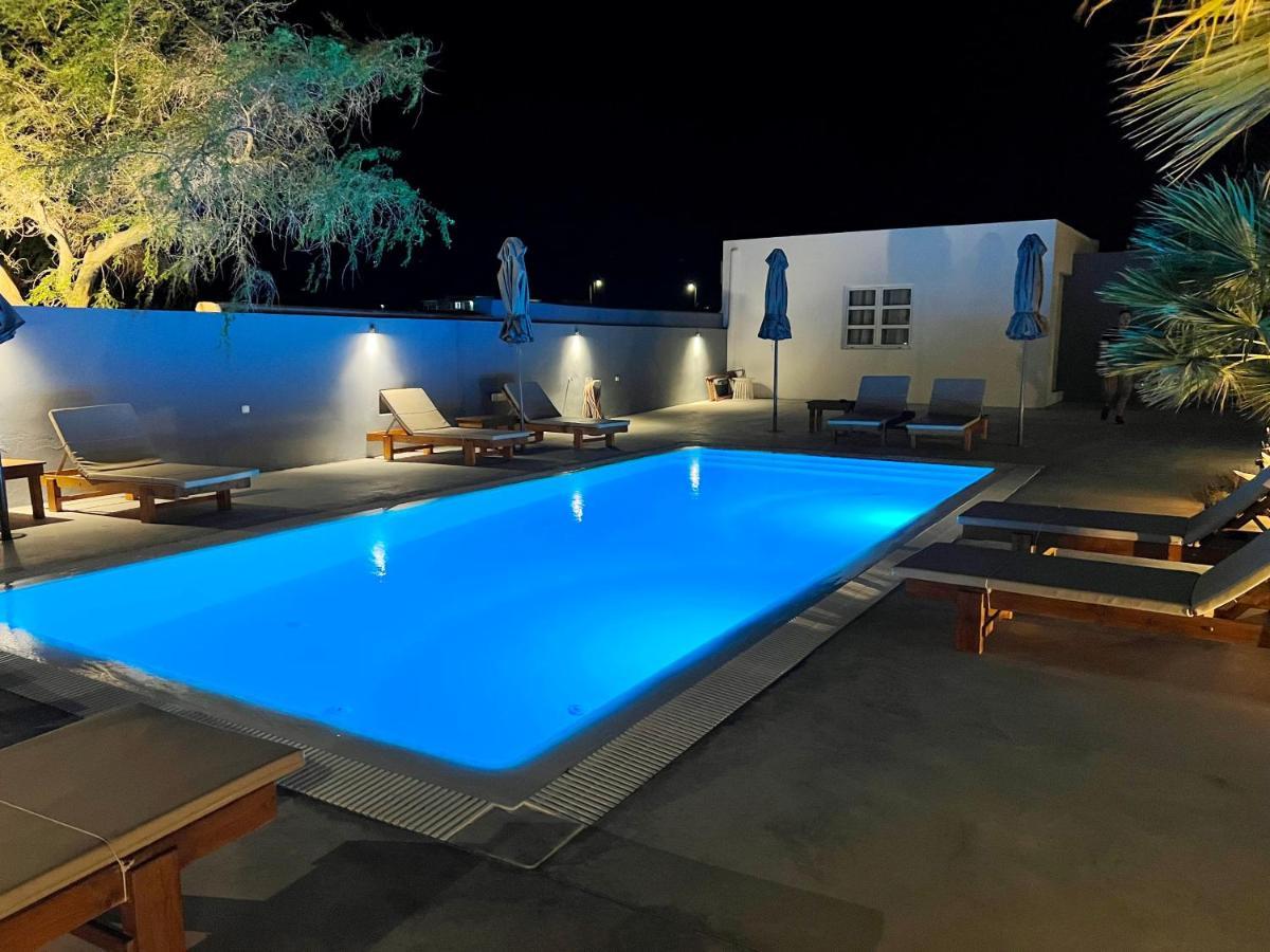 White Lily Suites & Lofts - Adults Only 16 Plus Perivolos  Luaran gambar