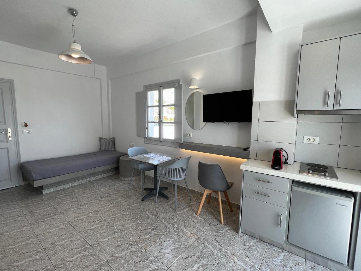 White Lily Suites & Lofts - Adults Only 16 Plus Perivolos  Luaran gambar