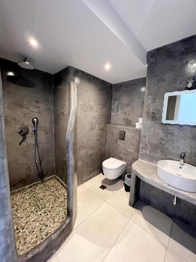 White Lily Suites & Lofts - Adults Only 16 Plus Perivolos  Luaran gambar