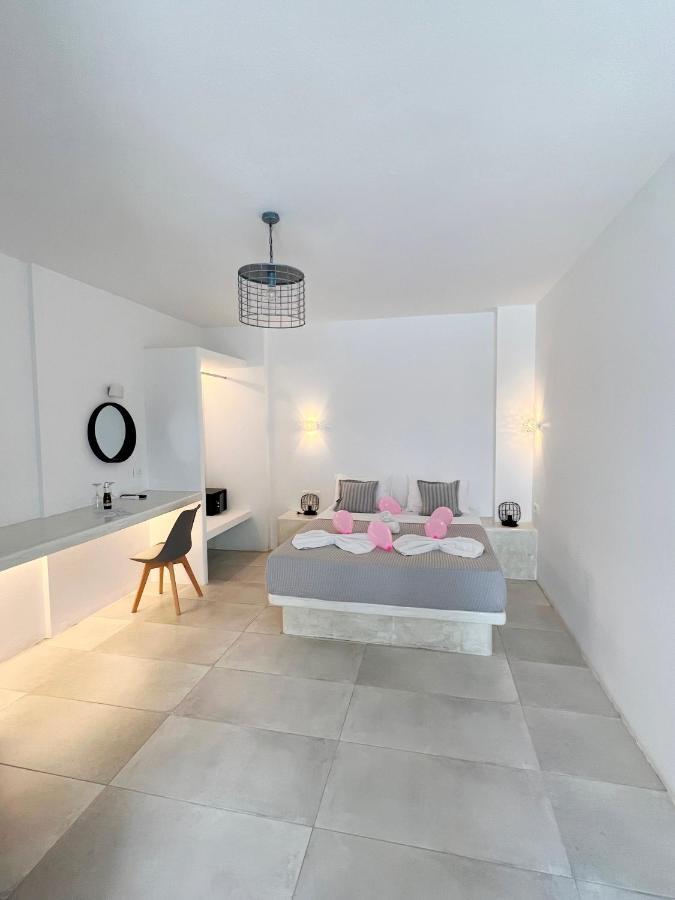 White Lily Suites & Lofts - Adults Only 16 Plus Perivolos  Luaran gambar