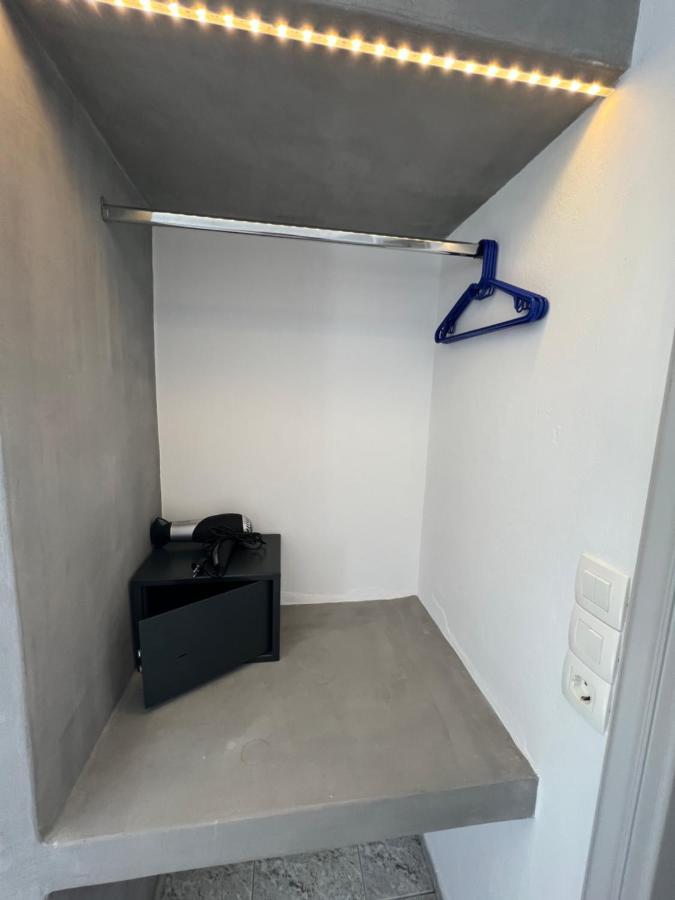 White Lily Suites & Lofts - Adults Only 16 Plus Perivolos  Luaran gambar
