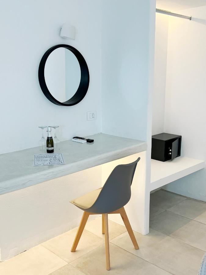 White Lily Suites & Lofts - Adults Only 16 Plus Perivolos  Luaran gambar