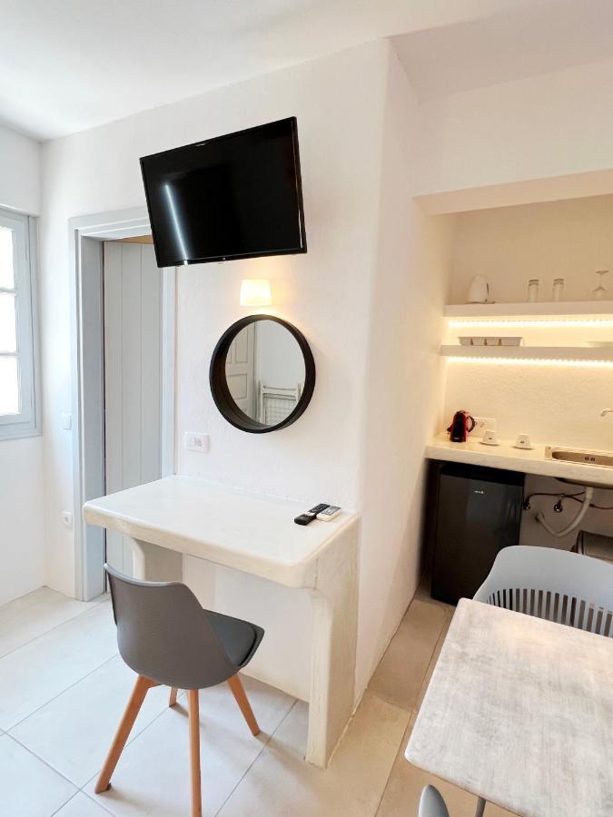 White Lily Suites & Lofts - Adults Only 16 Plus Perivolos  Luaran gambar
