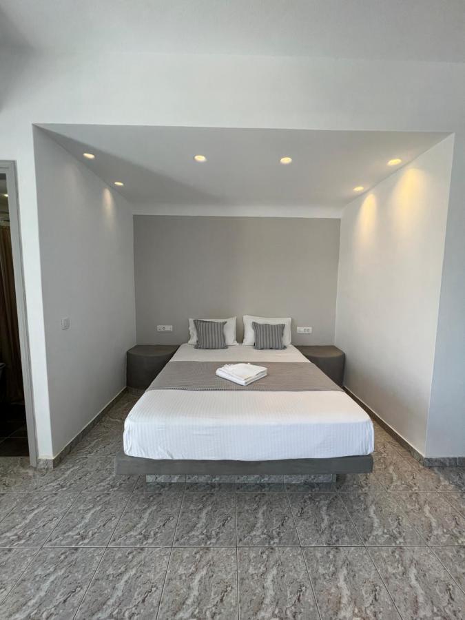 White Lily Suites & Lofts - Adults Only 16 Plus Perivolos  Luaran gambar