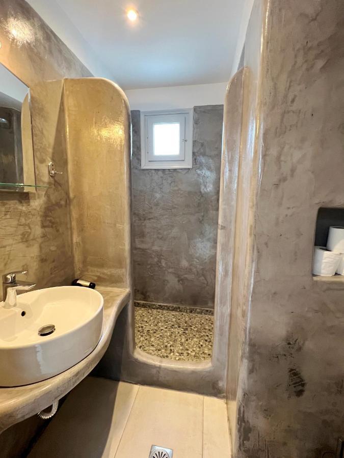 White Lily Suites & Lofts - Adults Only 16 Plus Perivolos  Luaran gambar
