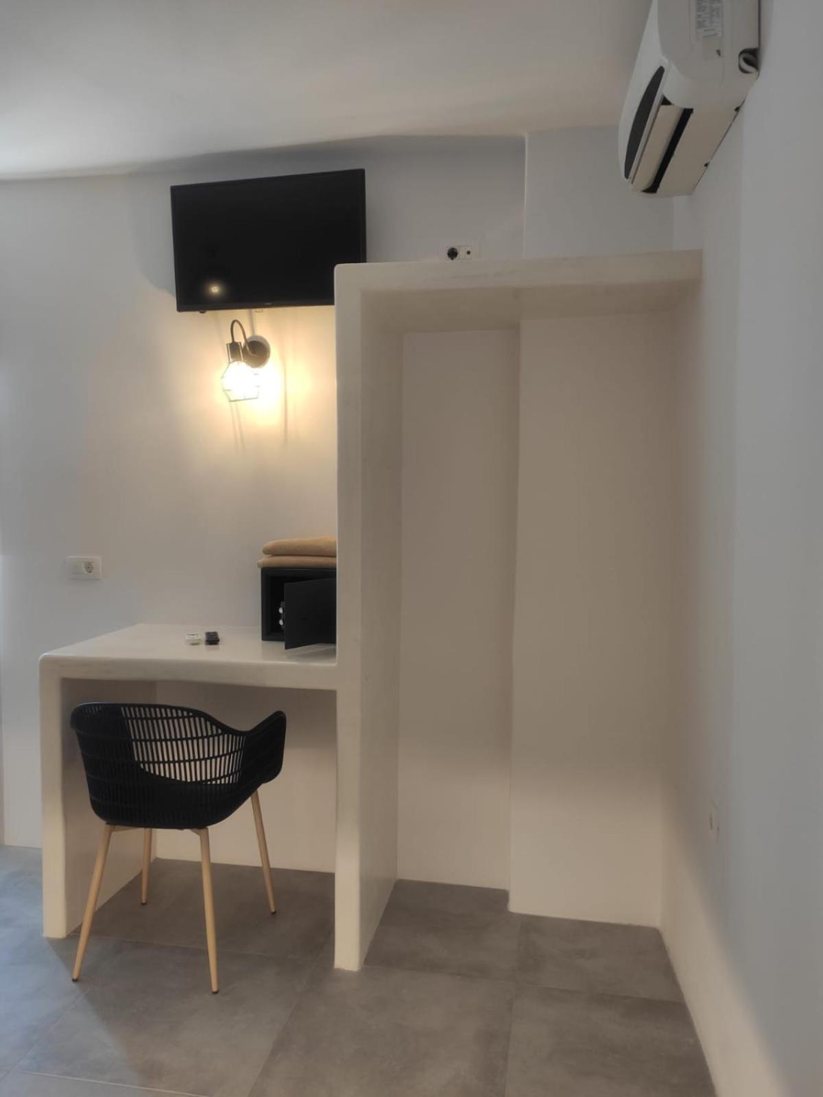 White Lily Suites & Lofts - Adults Only 16 Plus Perivolos  Luaran gambar